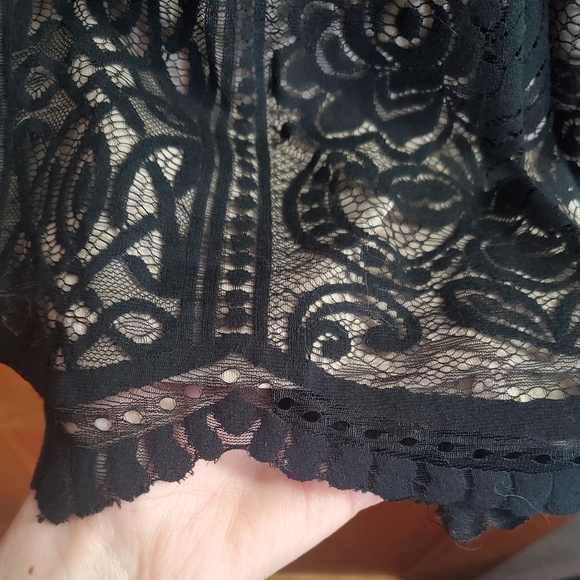 Black lace romper - Picture 4 of 13